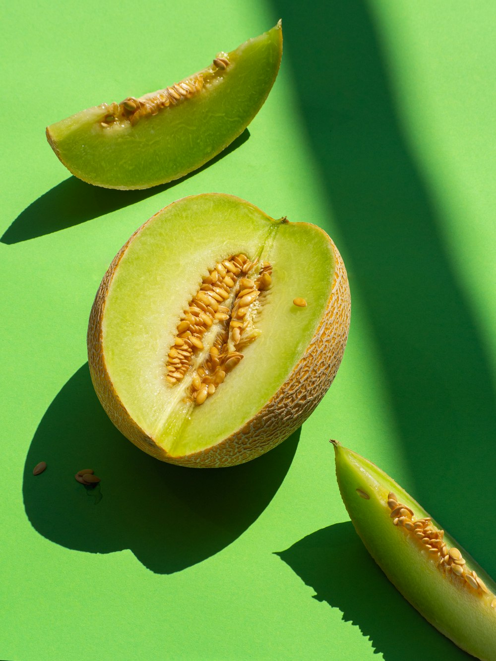 sliced kiwi fruit