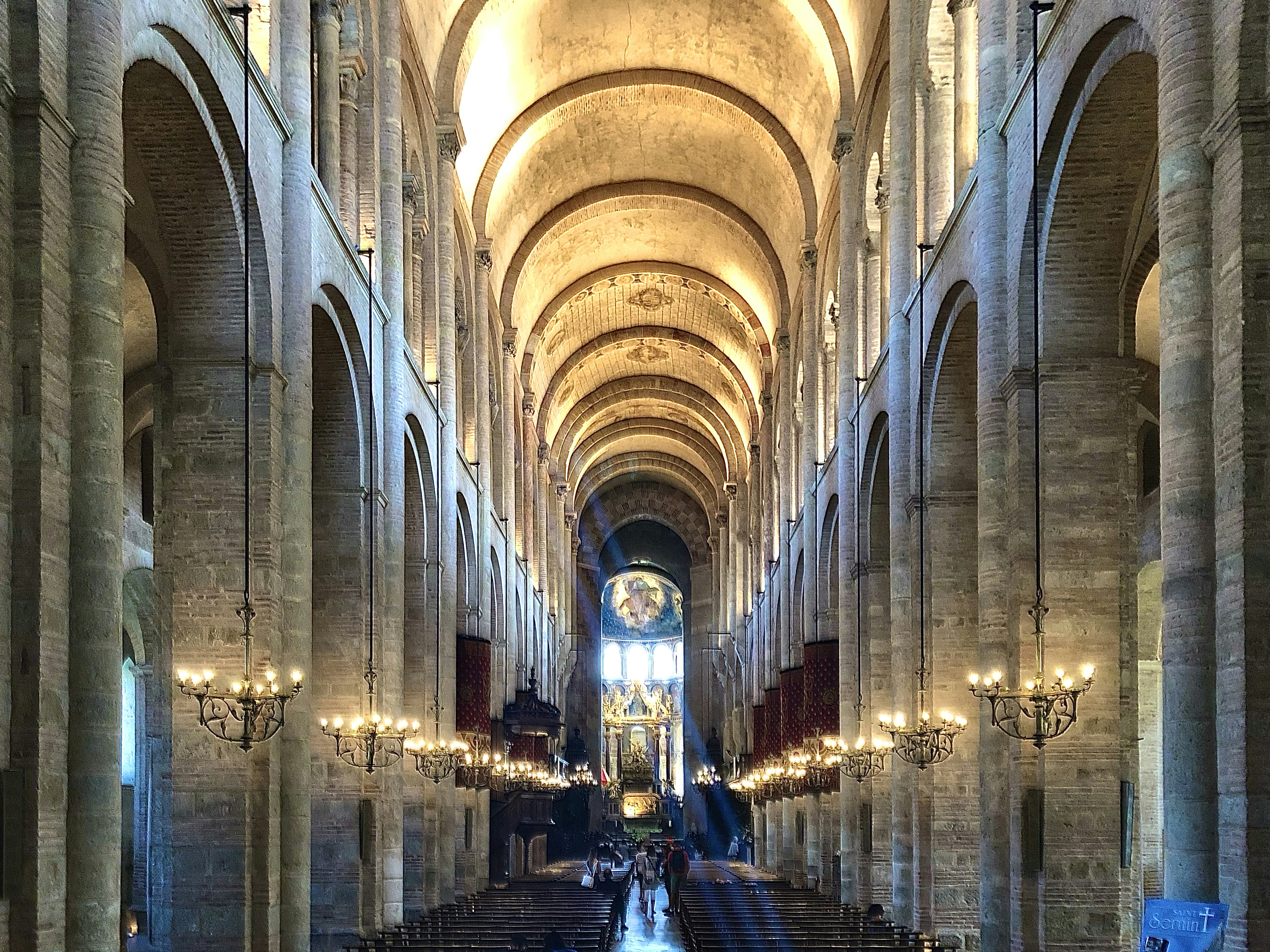 arch-roofed building during daytime