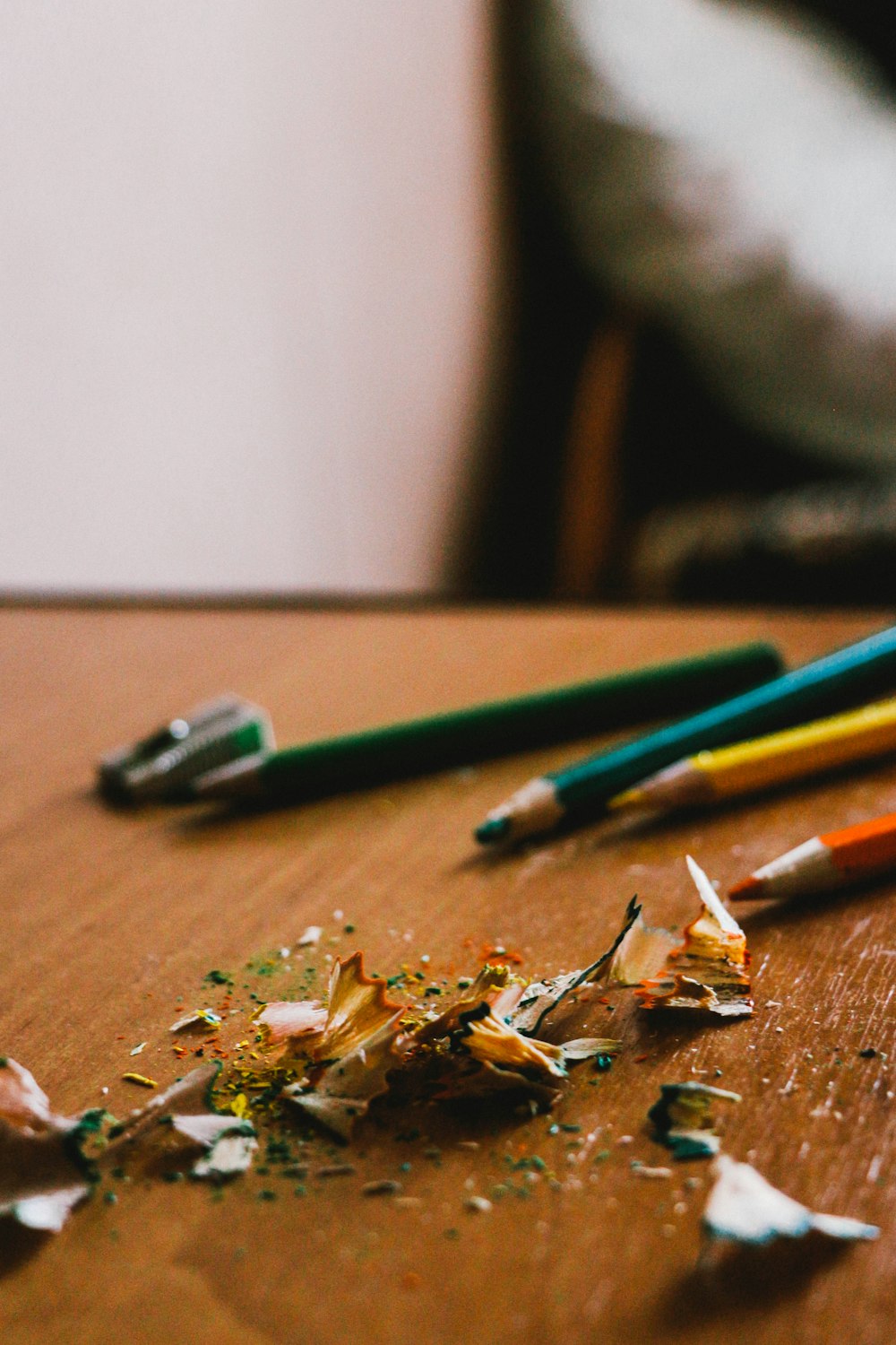 shallow focus photo of pencils