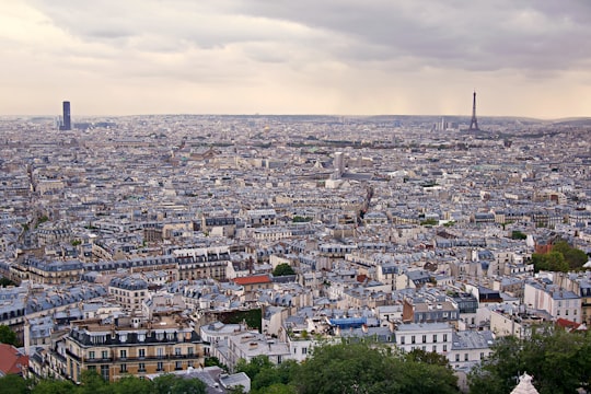 white and gray buildings in Sacré-Cœur France