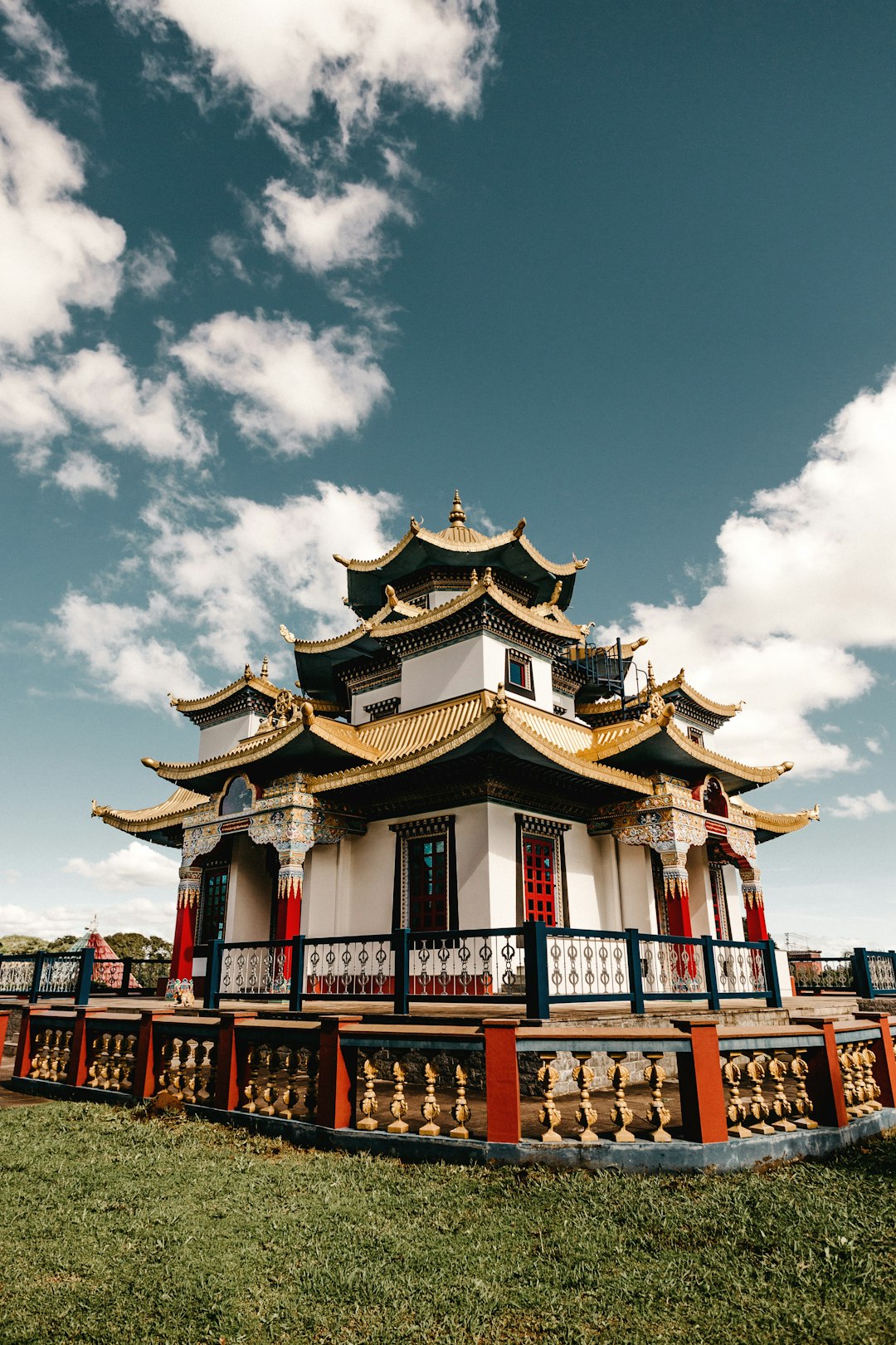 whiteand red temple