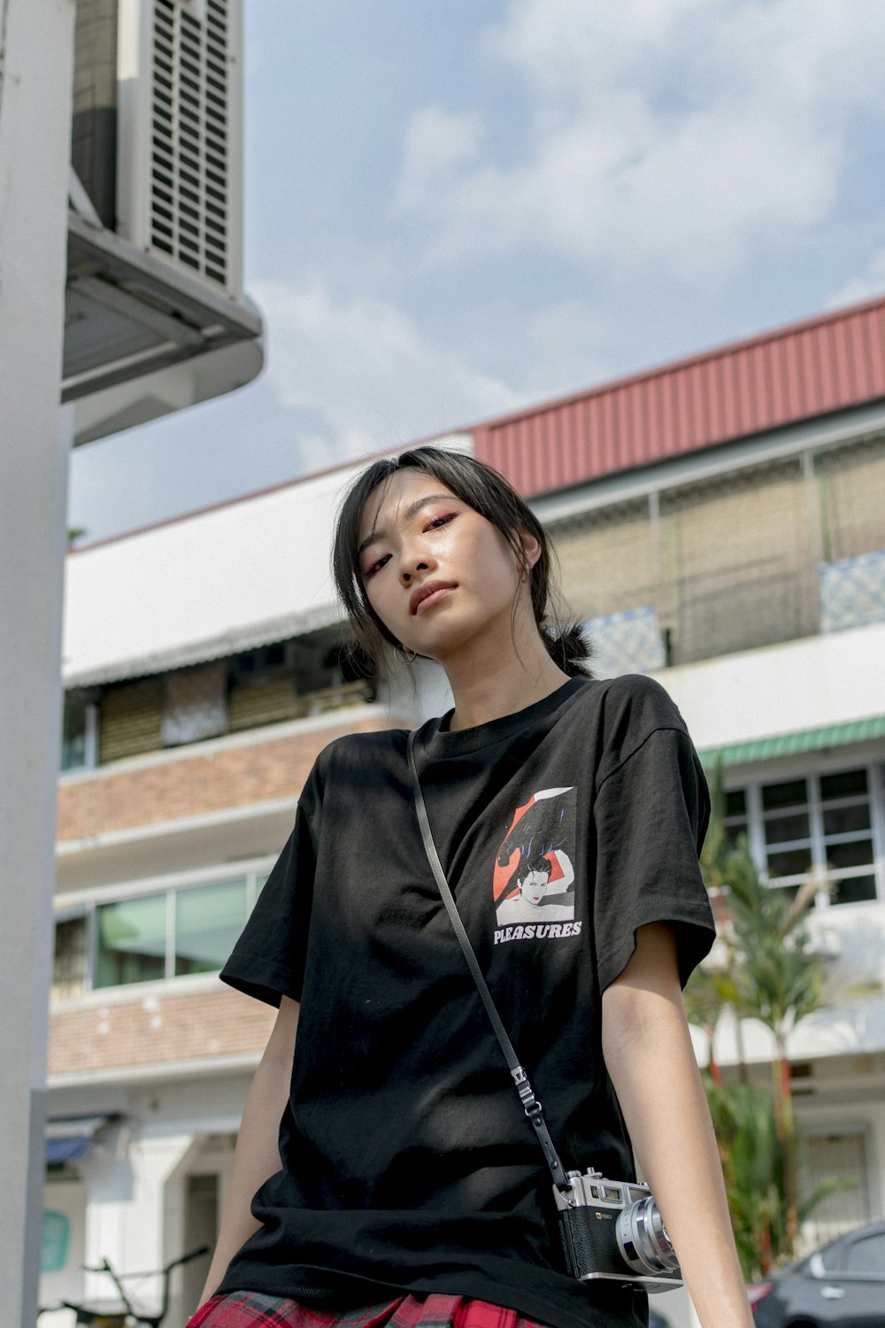 woman wearing black crew-neck shirt