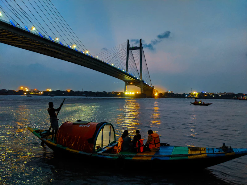 Howrah bridge over the Hooghly at dusk in Kolkata