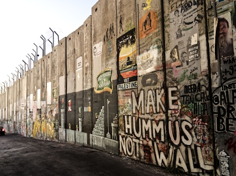 Make Humm us Not Wall graffiti