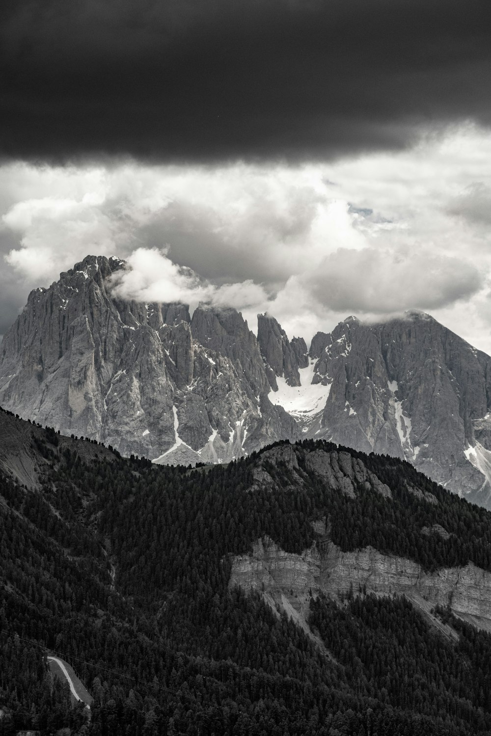 mountain under cloudy sky