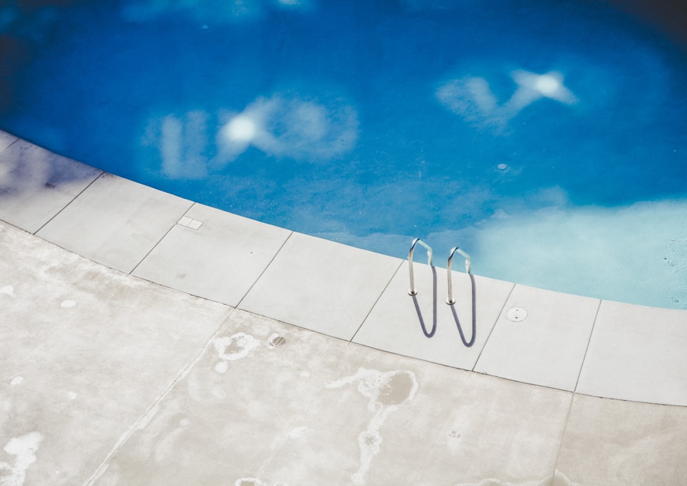 empty swimming pool during daytime