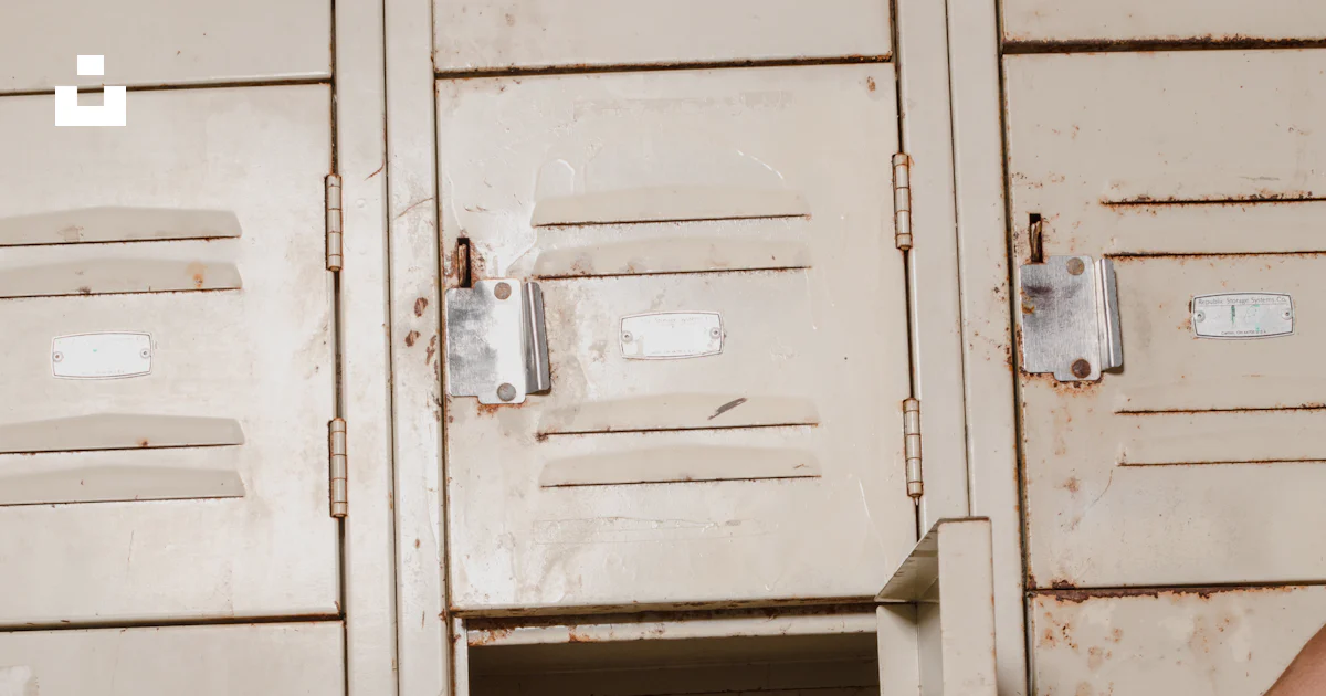 Beige Locker Graphics Beige locker photo – Free Skincare Image on Unsplash