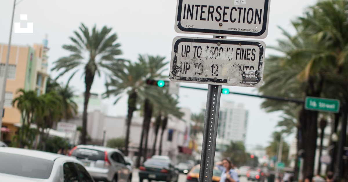 Bike parks at do not block intersection road sign photo – Free Bike ...