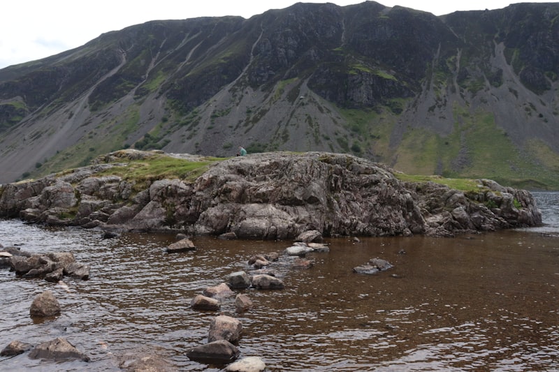 Shingle-and-rock bay on the west shore of Ullswater at Glencoyne