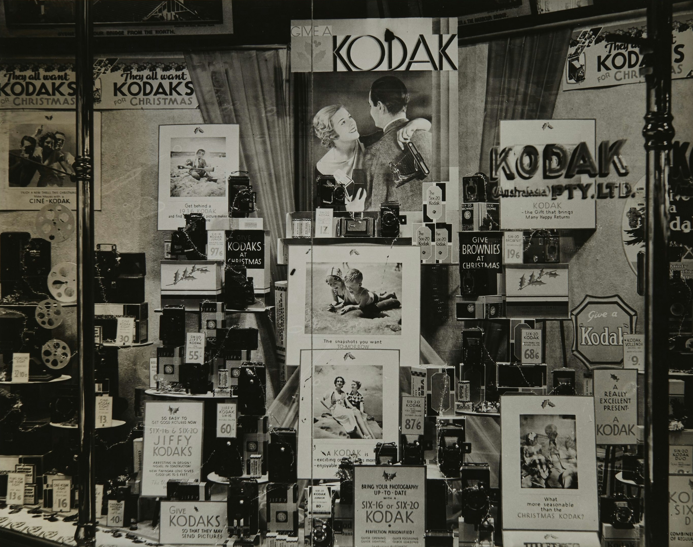 Kodak, Shopfront Display, 'Give a Kodak'