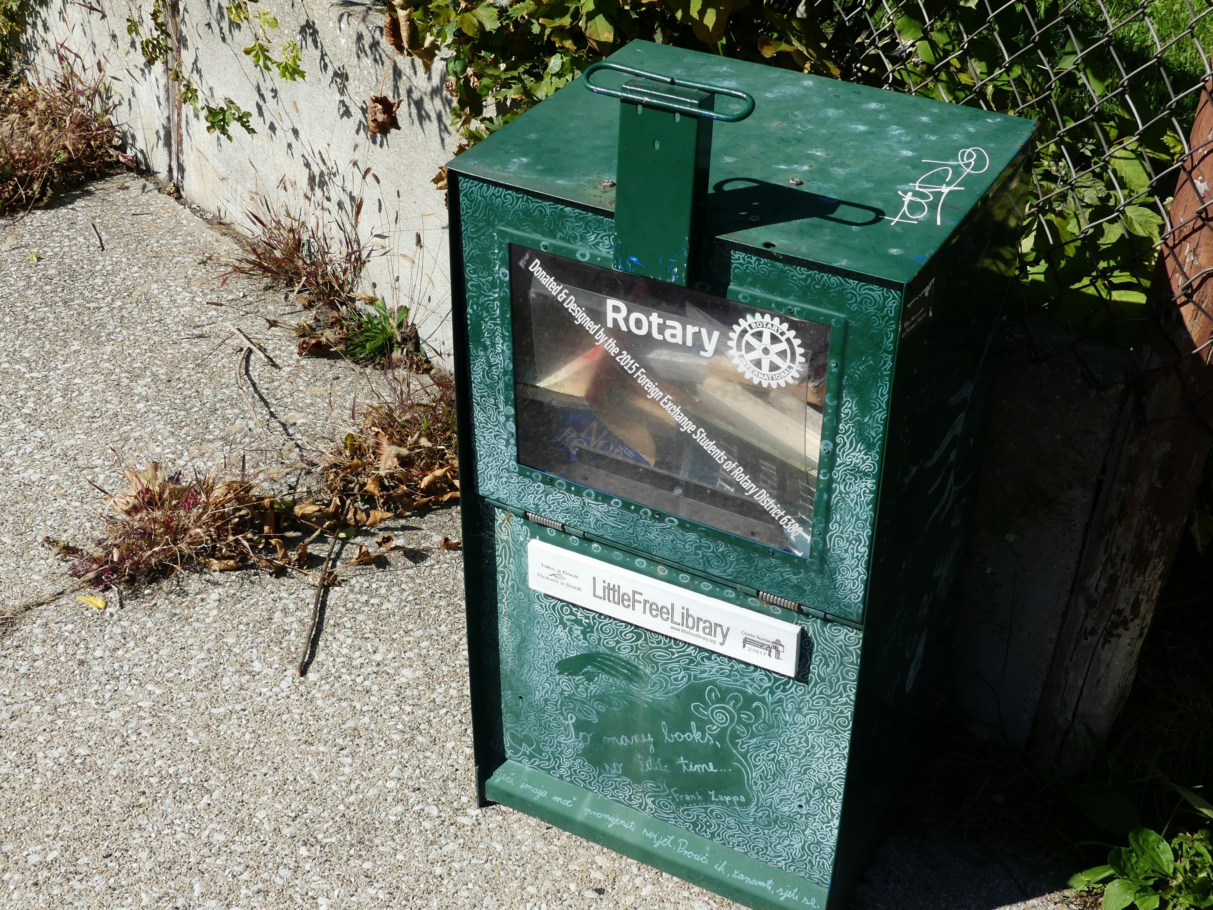 Groupe de membres Rotary en action lors d'un projet communautaire