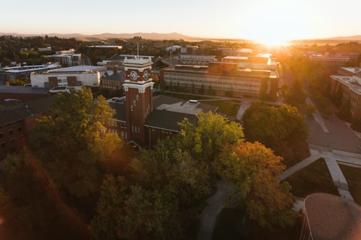 A scenic view of Southern Utah University's campus showcasing its beautiful architecture.