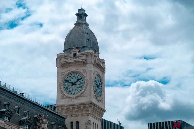 Tour de l'horloge de la gare de Lyon à Paris