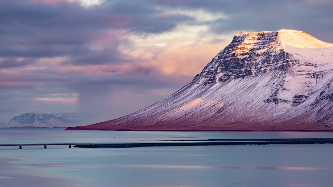 travelers stories about Glacial landform in Kolgrafafjörður, Iceland