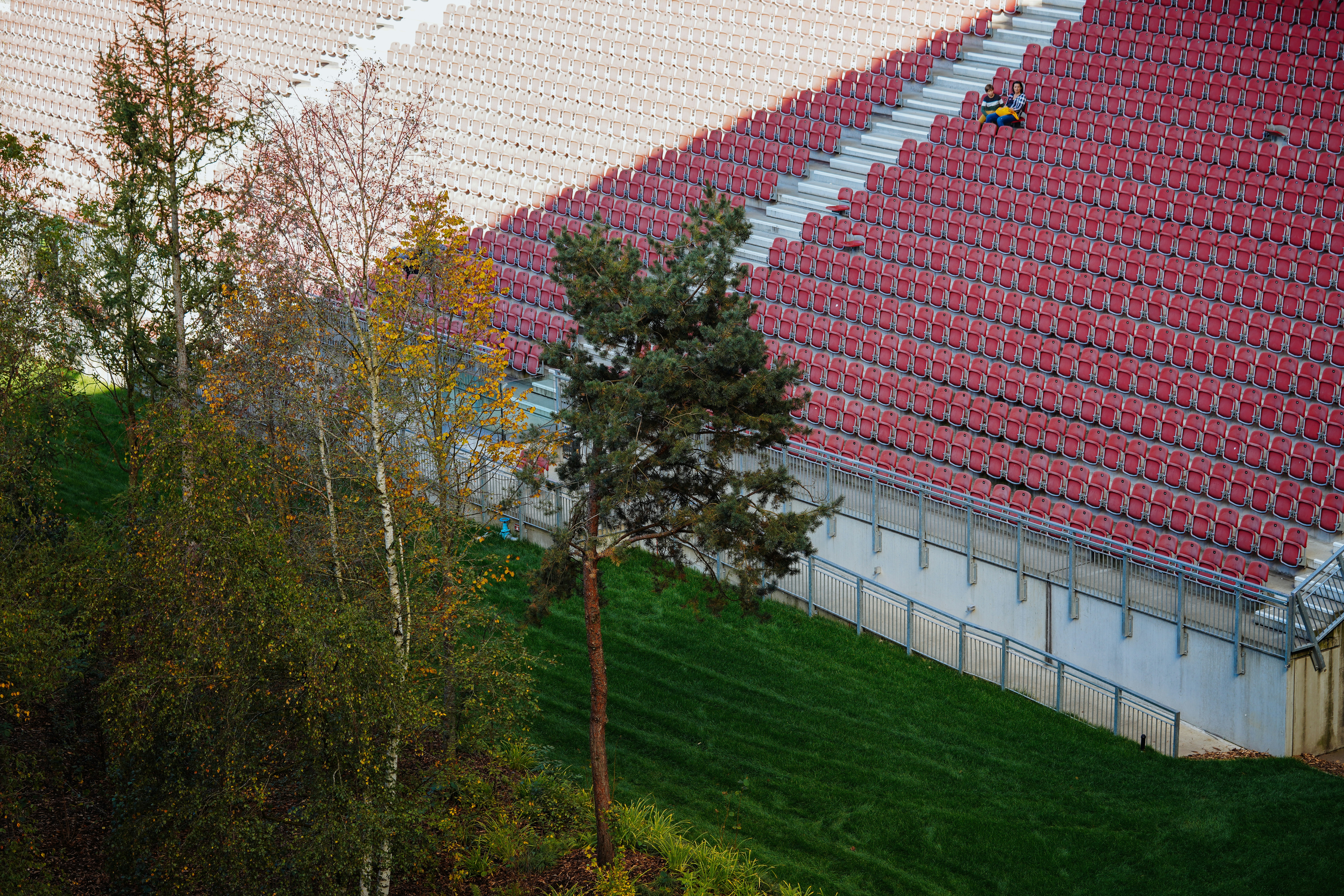 Roter Stadionstuhl