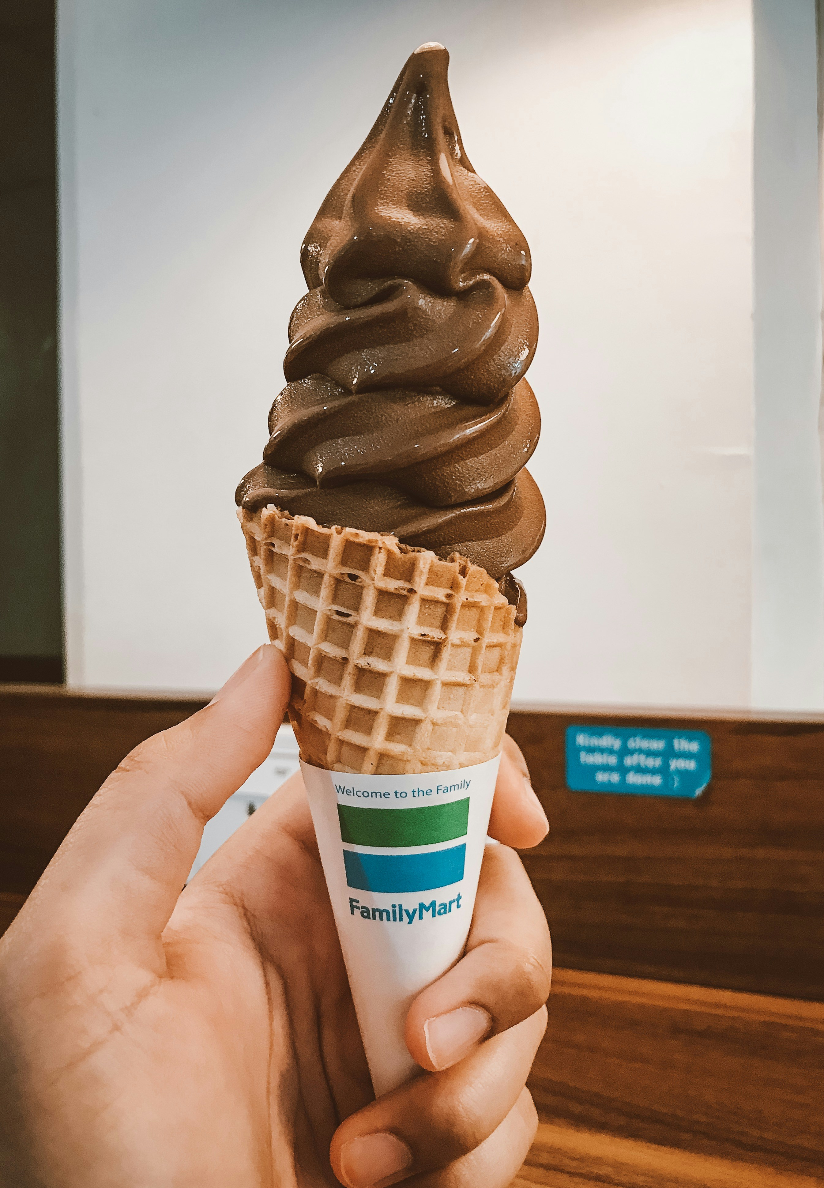 チョコレートアイスクリームの写真 Unsplashで見つける人間の無料写真