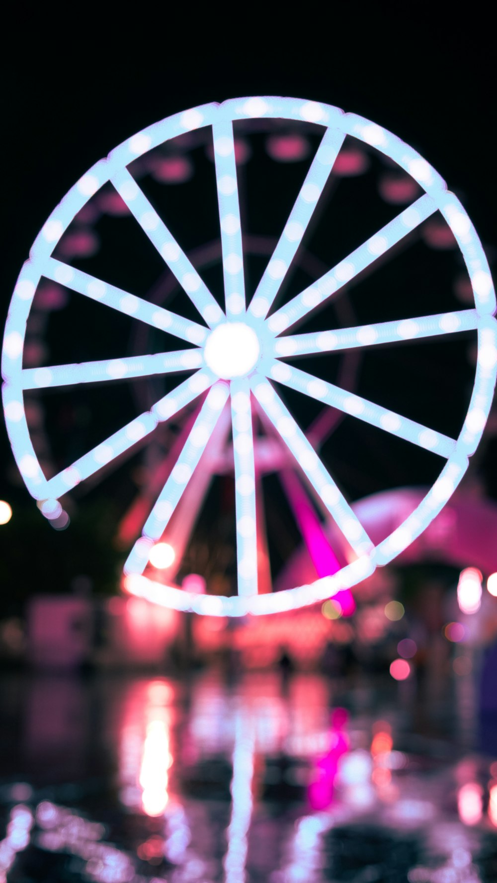 black and gray multi-spoke wheel