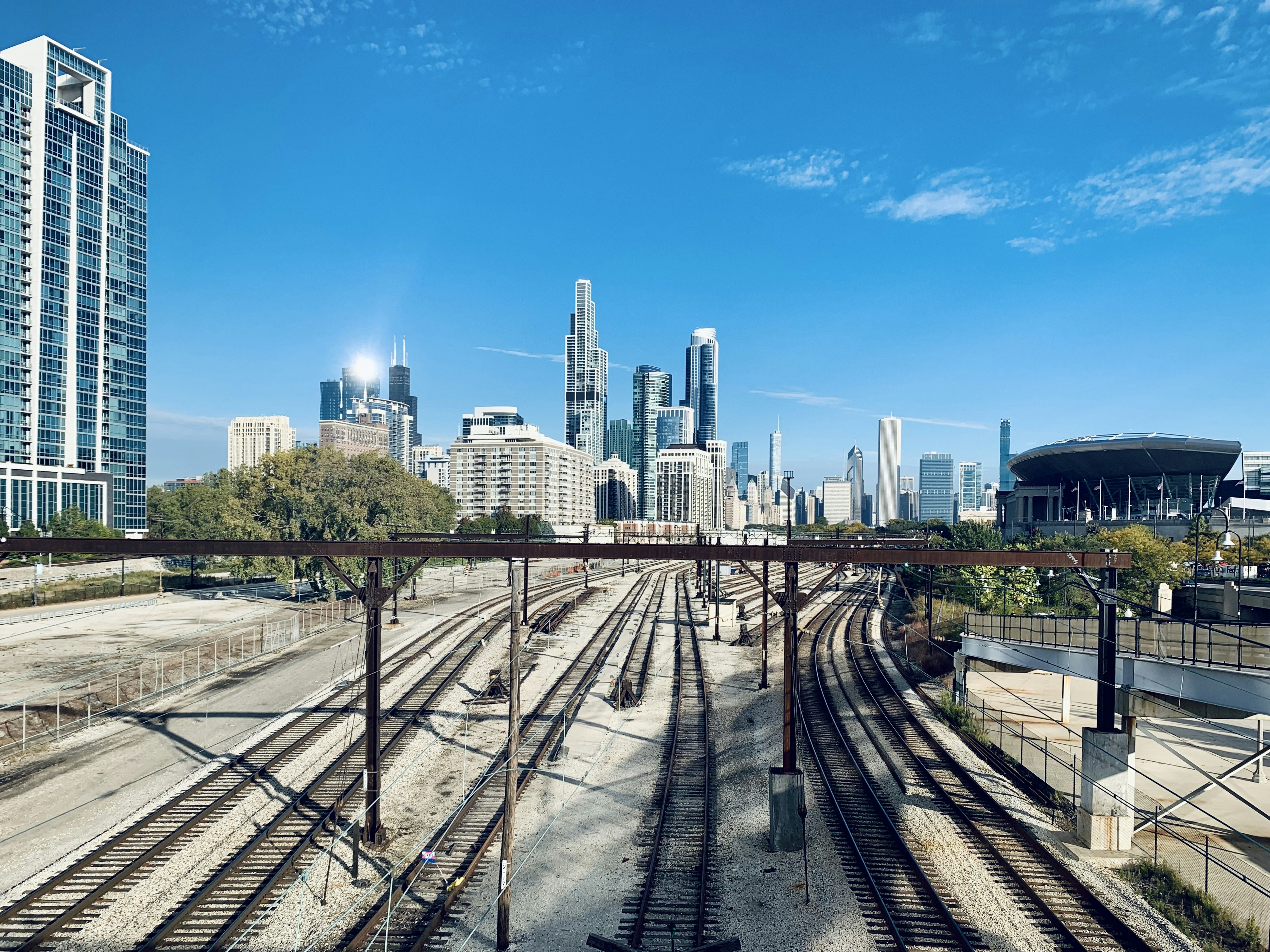 Vibrant Chicago neighborhood near transit - apartments near public transportation chicago