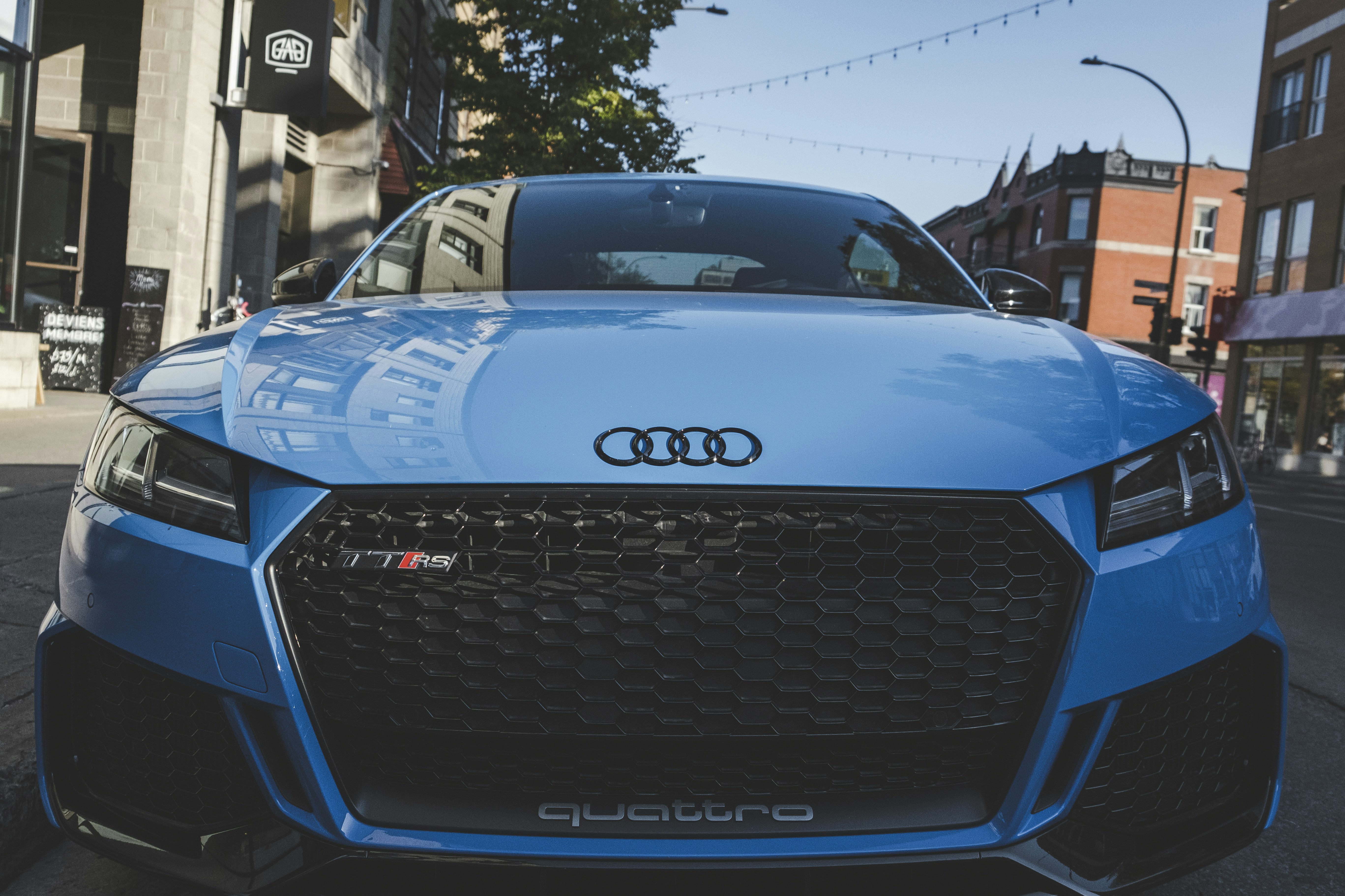 Photo by geoffreychevt