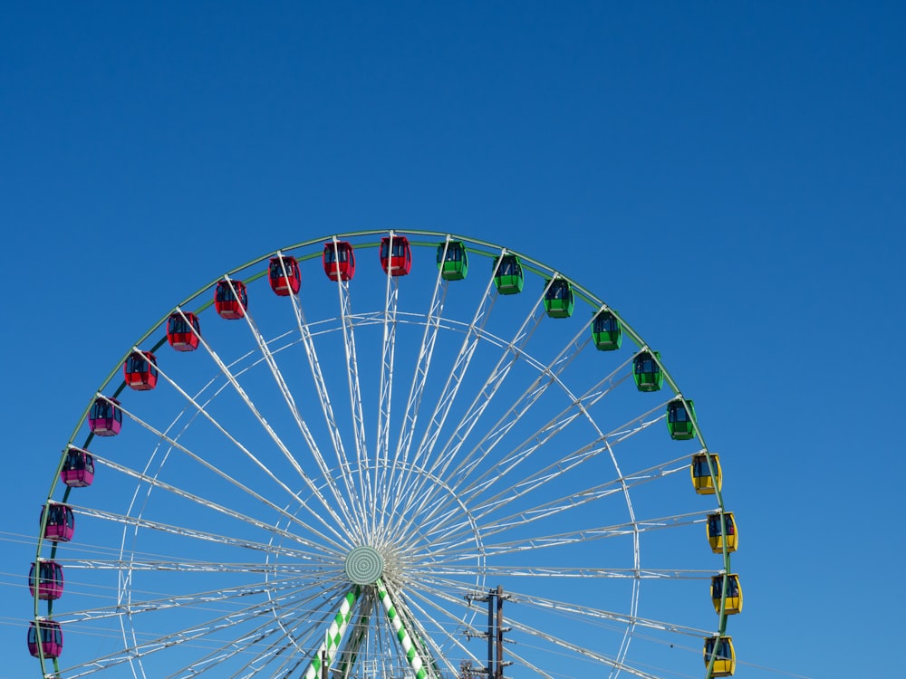 shallow focus photo of gray Ferris wheel