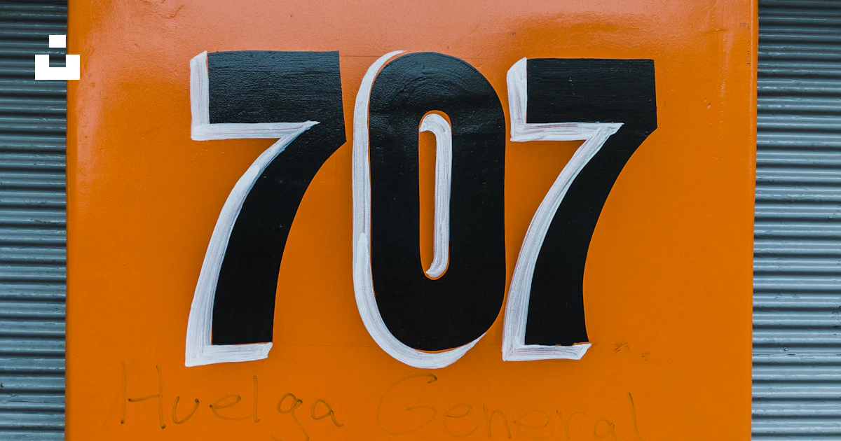 707 Freeway Sign Red and black 707 sign photo – Free Logo Image on Unsplash