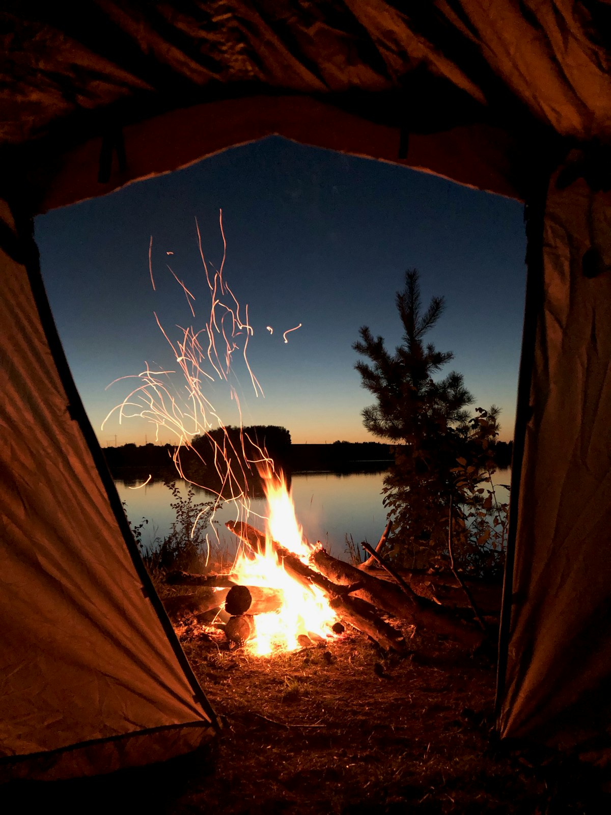 5 Ways to Heat a Tent Without Electricity