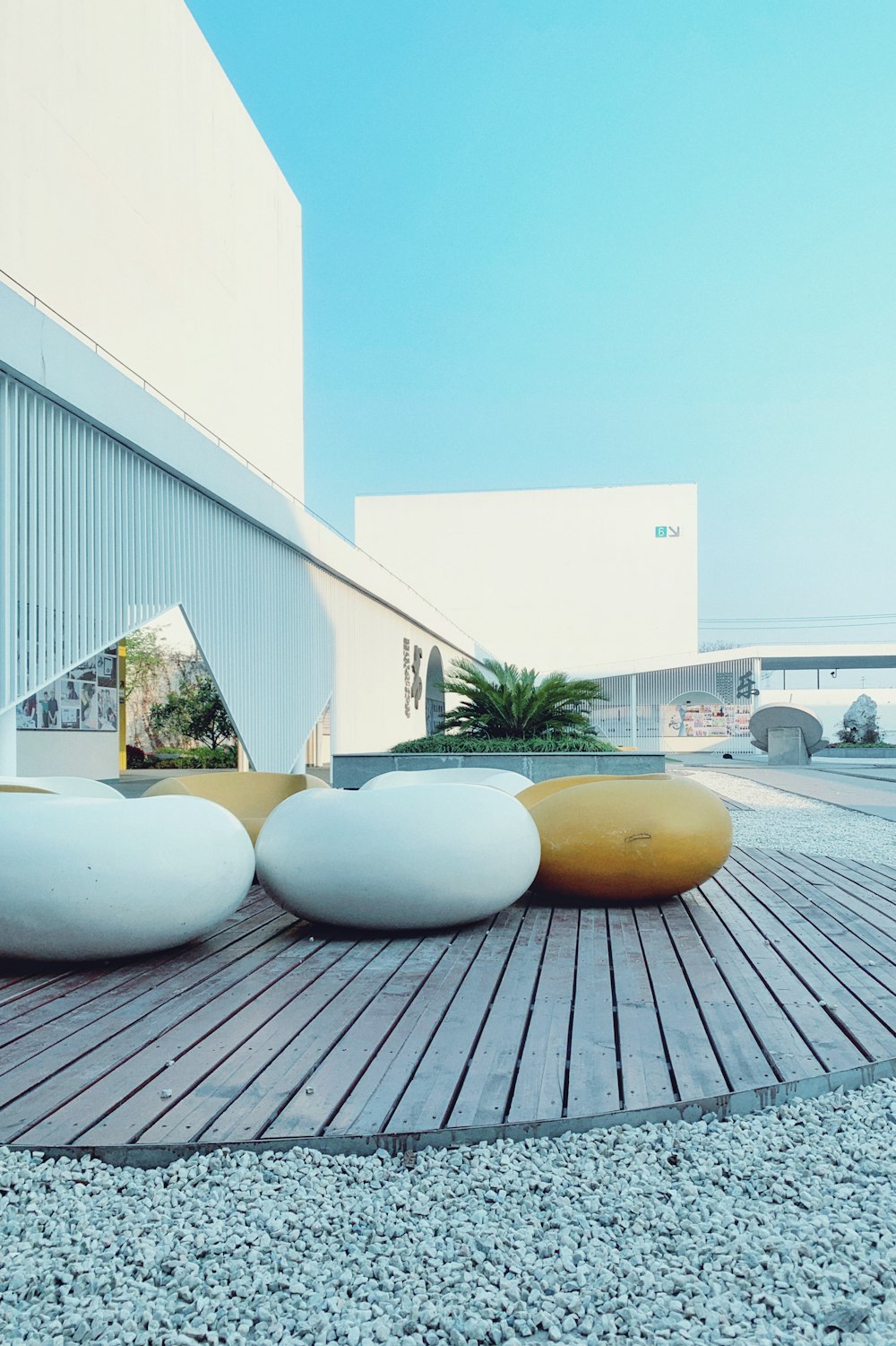 round white cocnrete monument