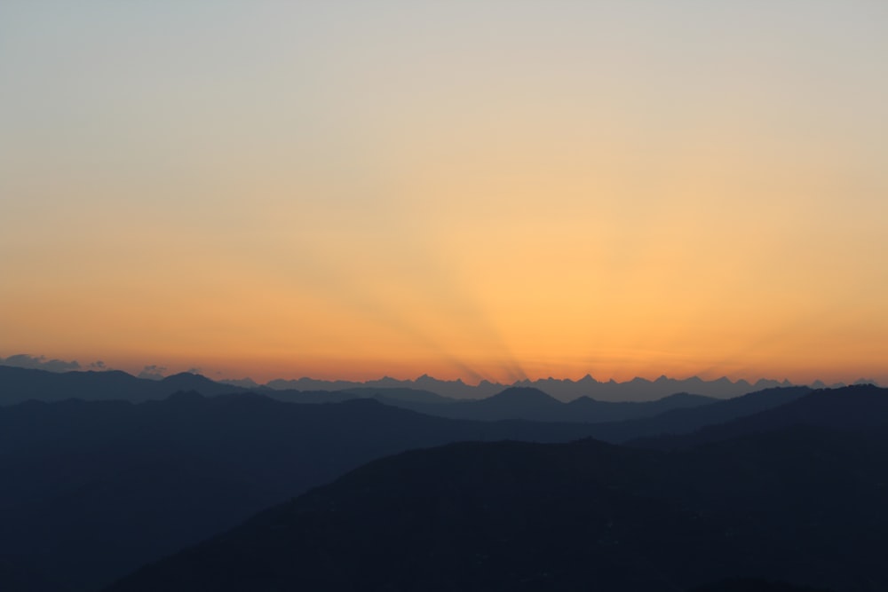 Berge zur Goldenen Stunde