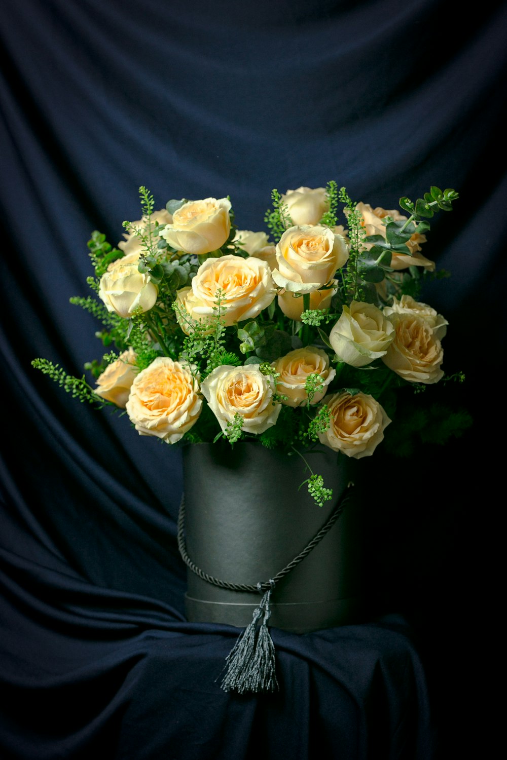 beige rose bouquet