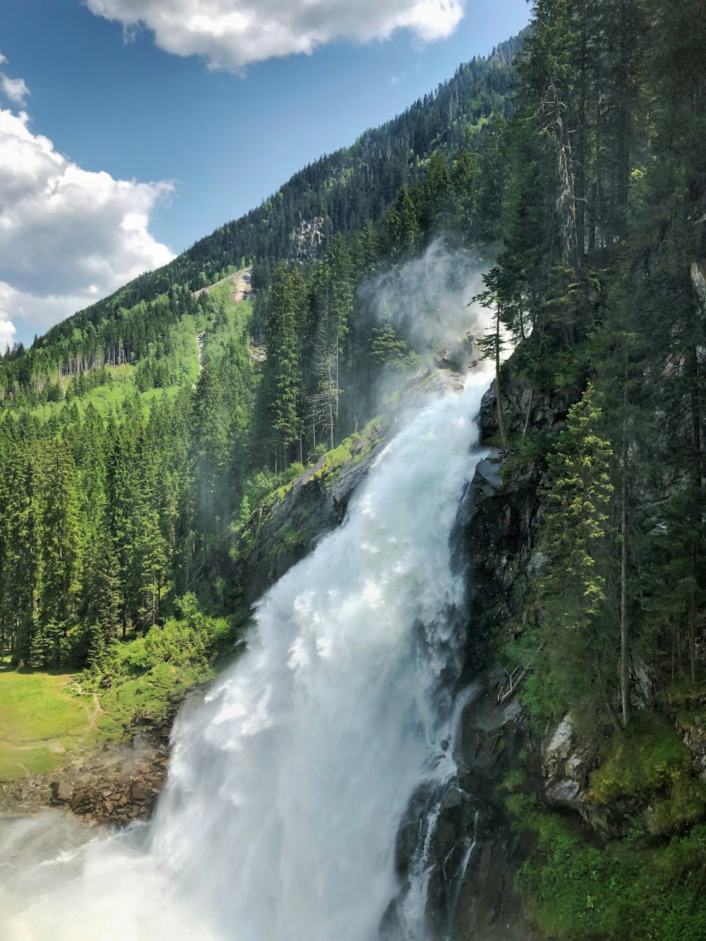 waterfalls at daytime