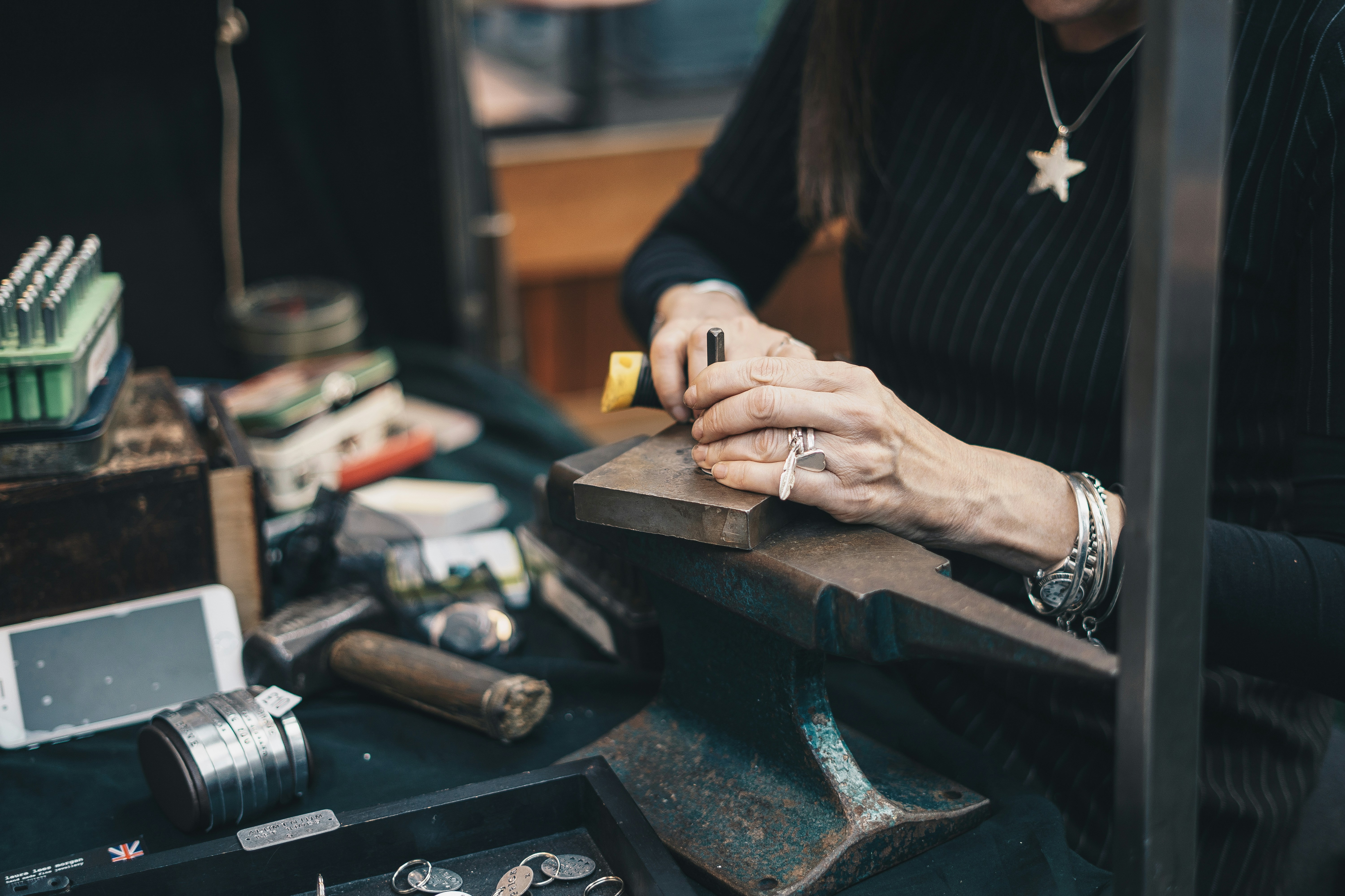 Personalised Watches for Men: The Intricacies of Time and Identity