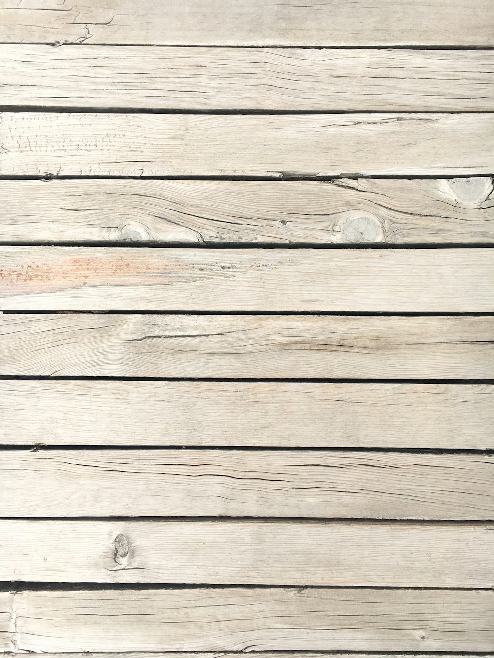 tavola di legno marrone