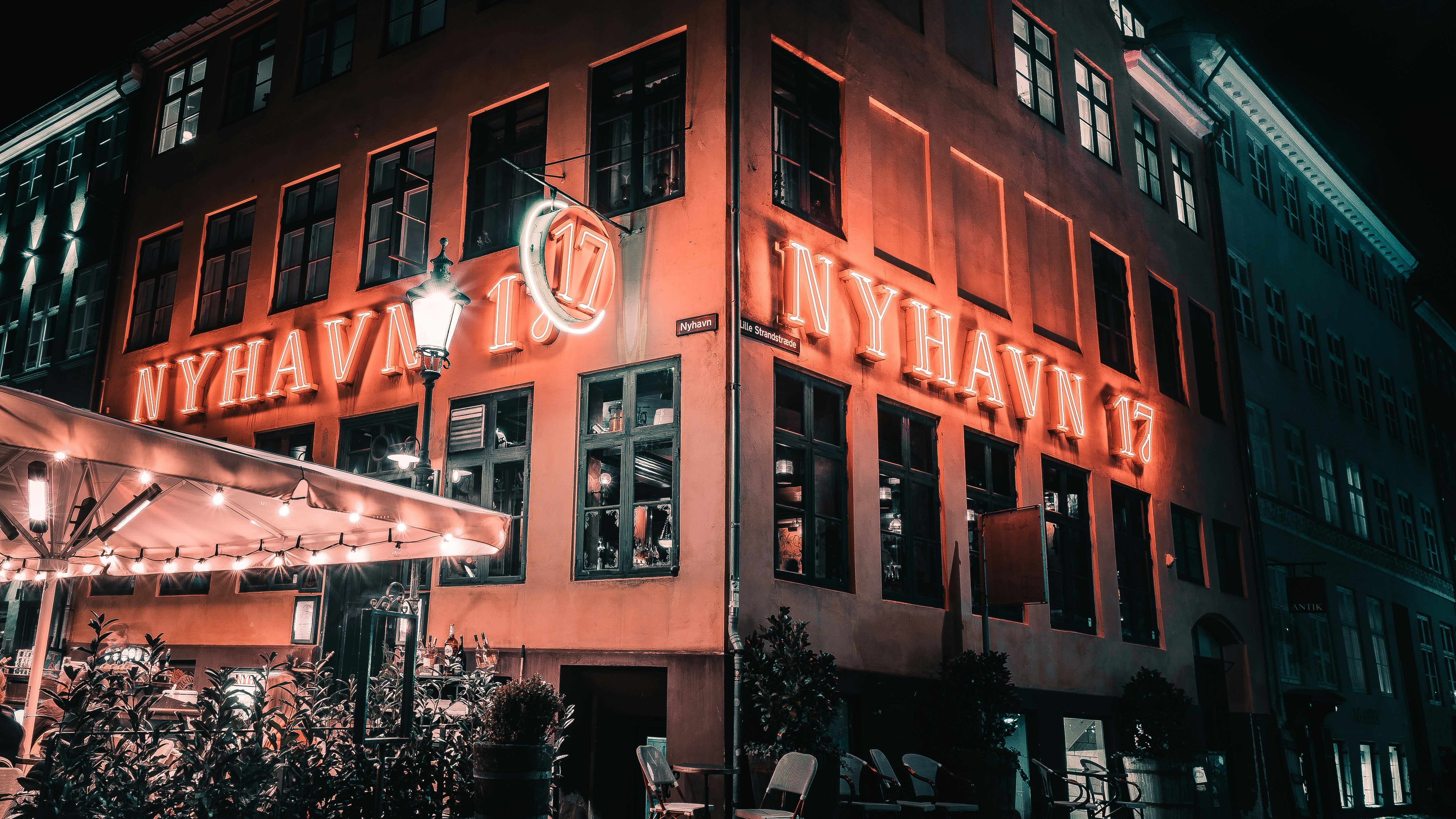 Ekim ayında İstanbul sahnelerini Emre Arıkan’ın oyunu süslüyor - Yaşam haberi görseli