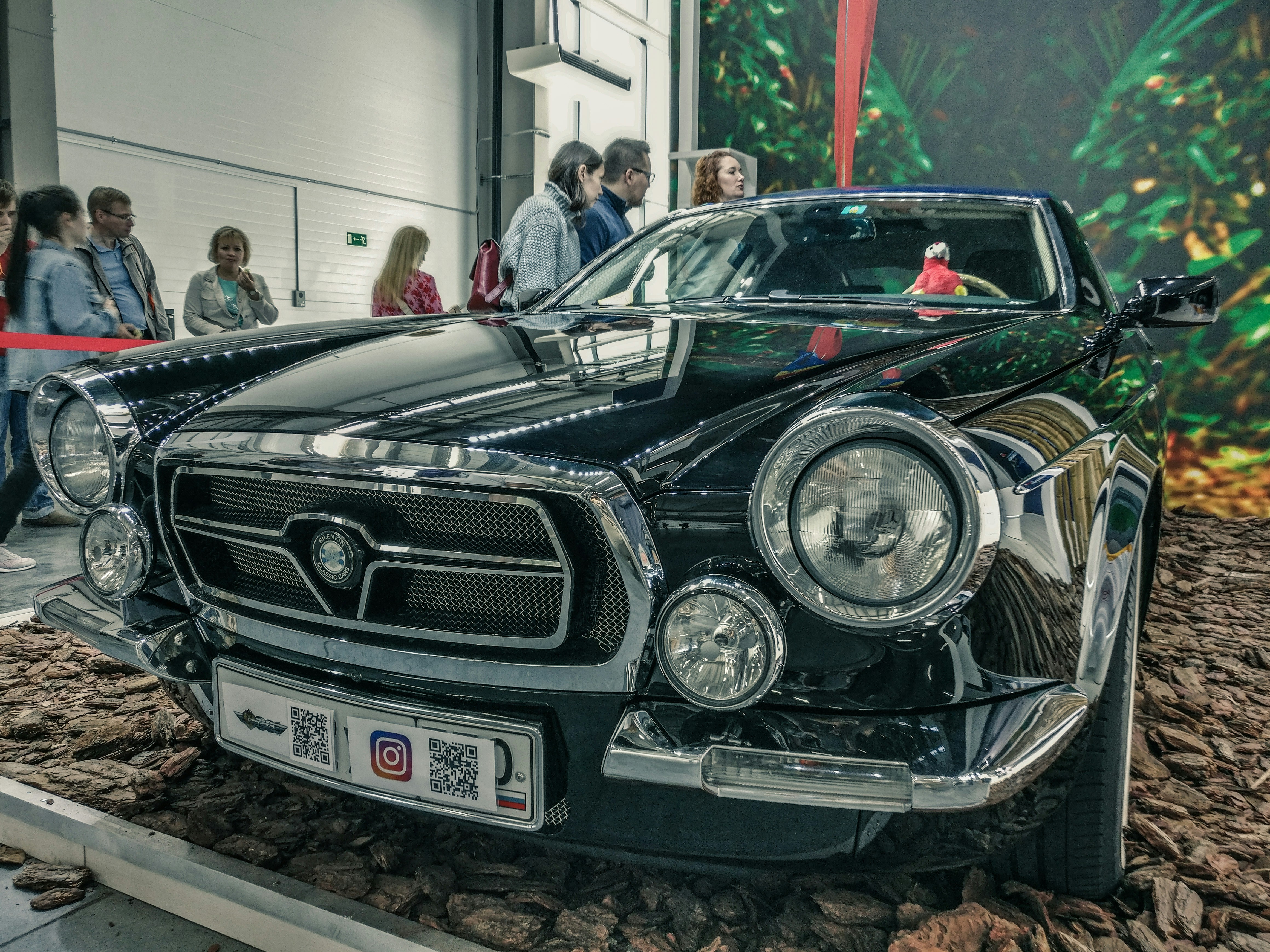 black vehicle during daytime