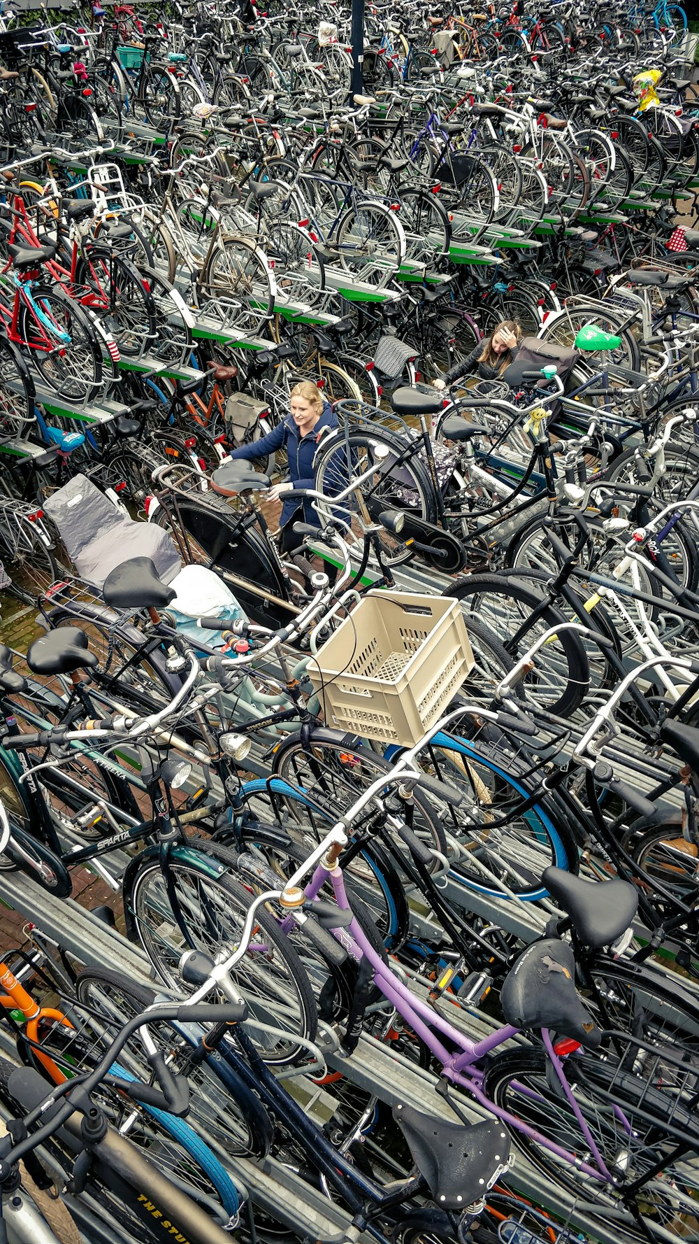 Estacionamiento de bicicletas surtido