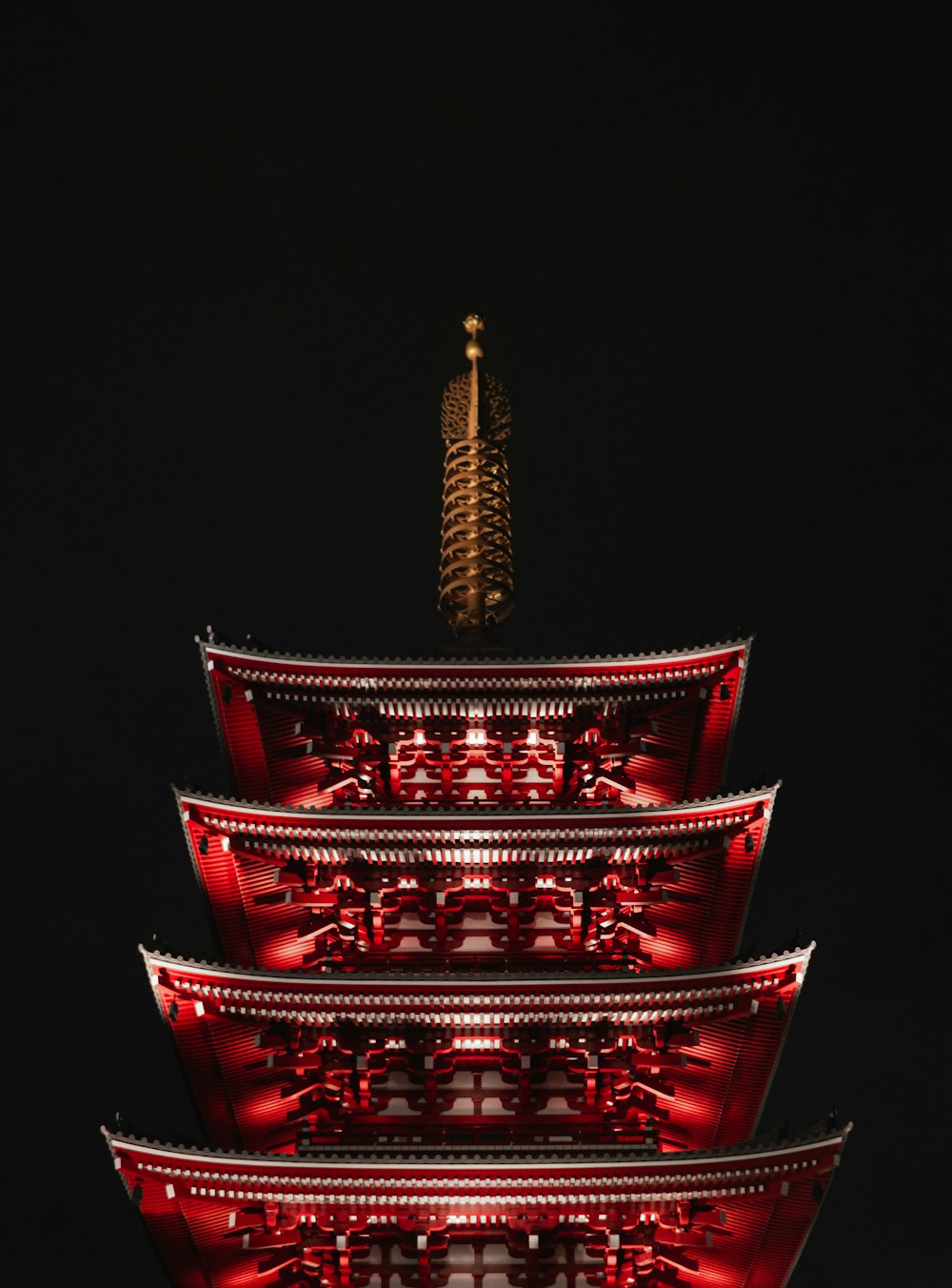 Temple en bois rouge