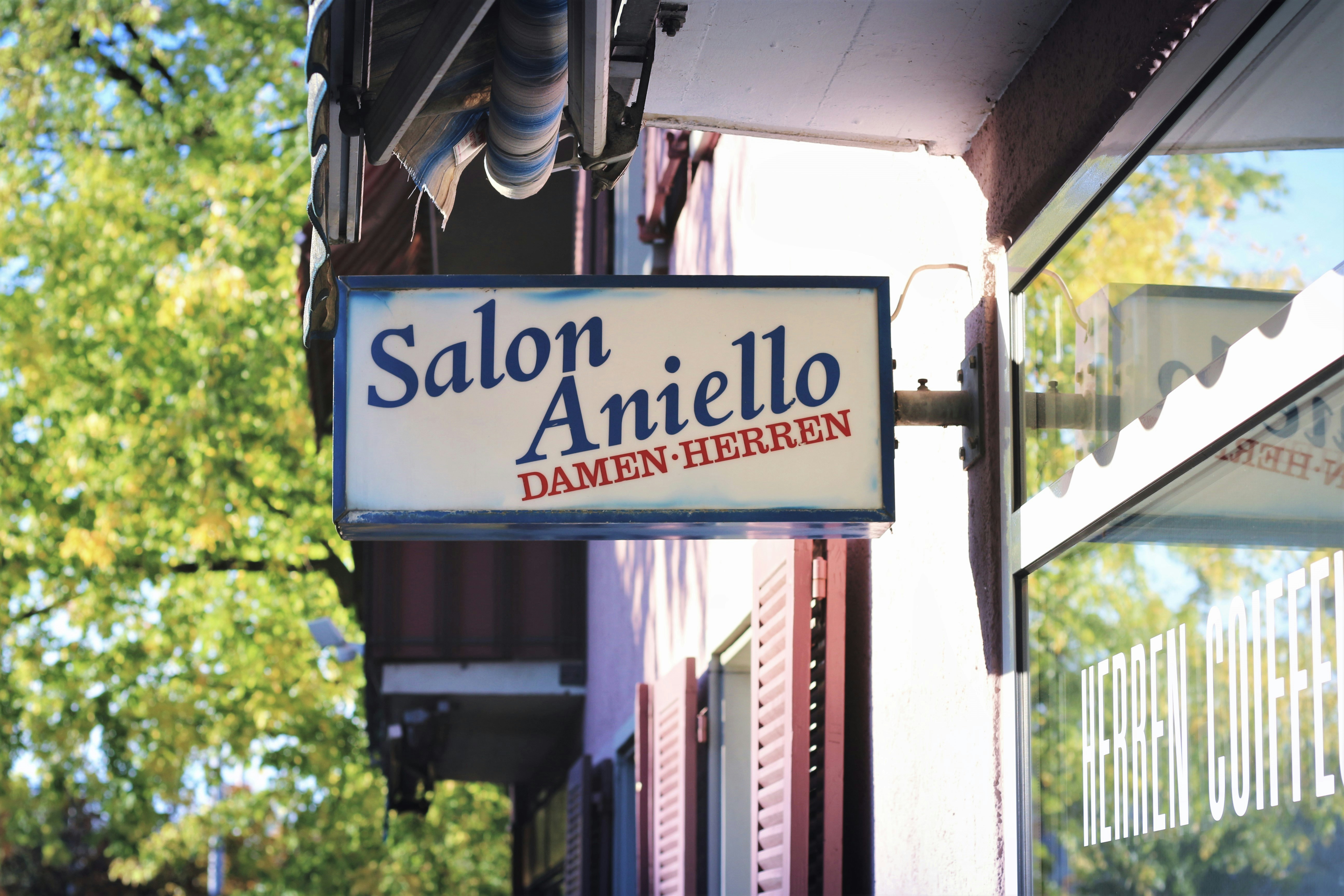 Salon Aniello sign