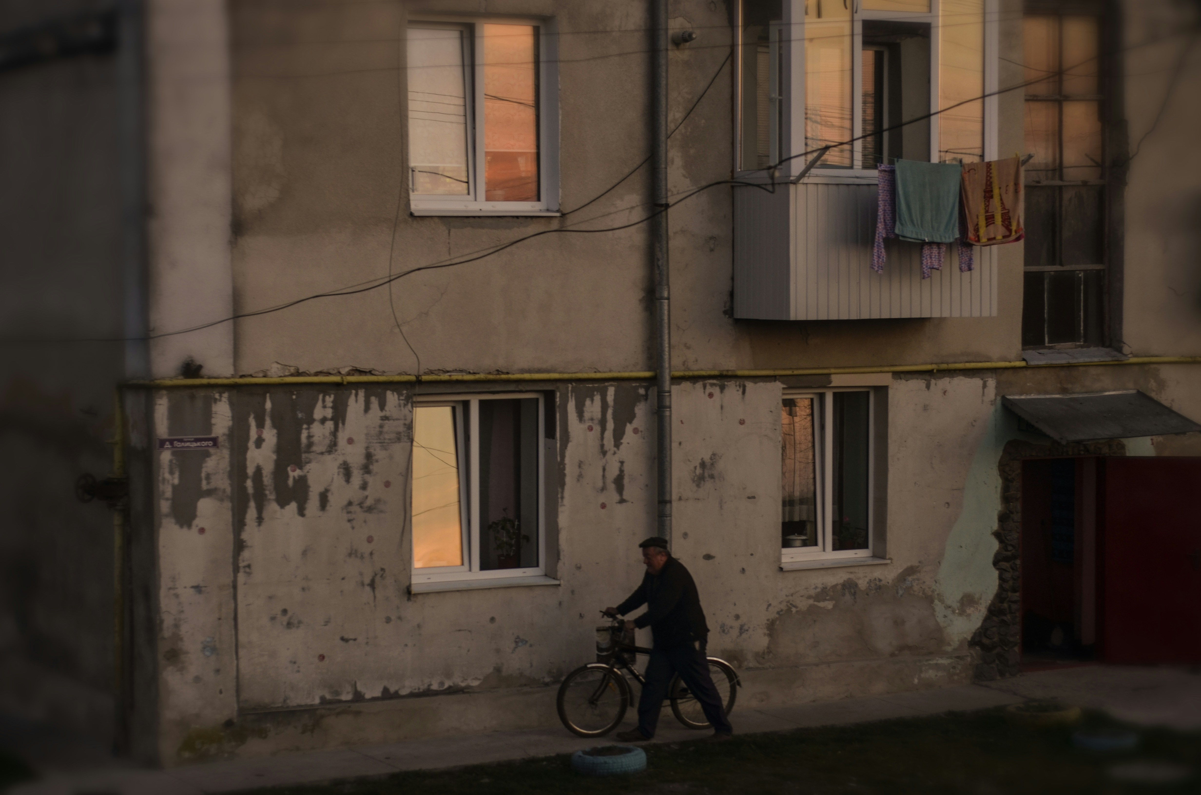 Photo by viktortalashuk