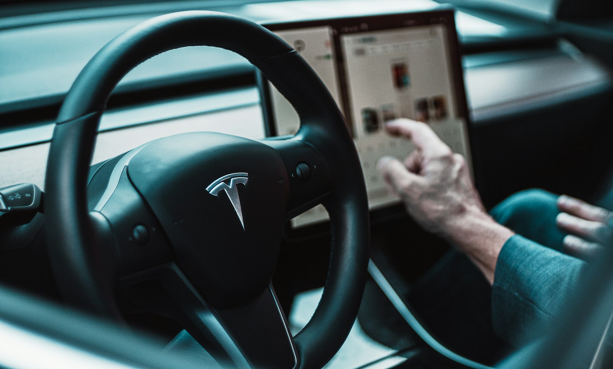 Tesla's ride-hailing mobile app will feature a 3D map, music and temperature controls