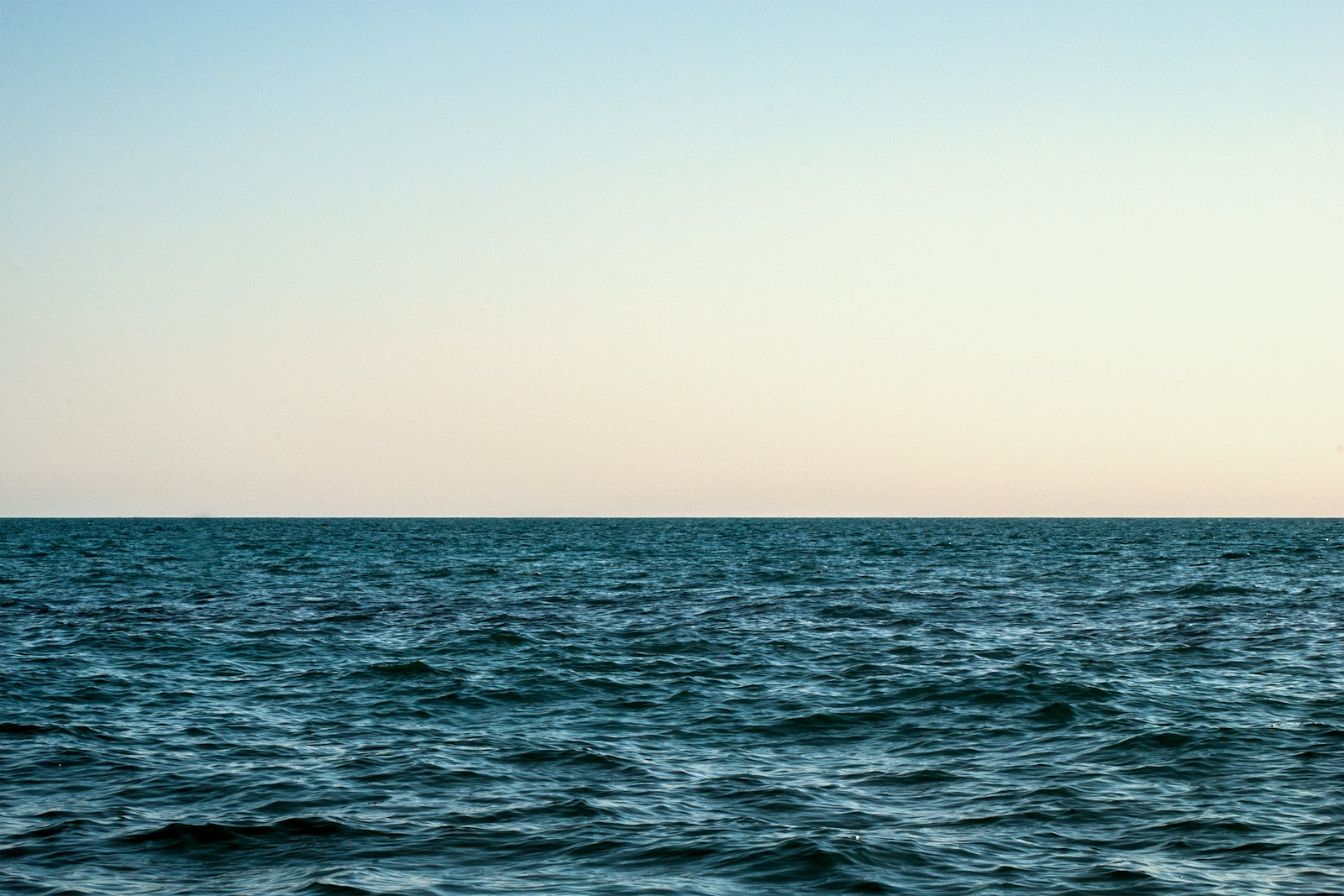 AF Zoom-Nikkor 35-70mm f/3.3-4.5 N sample photo. Calm ocean photography