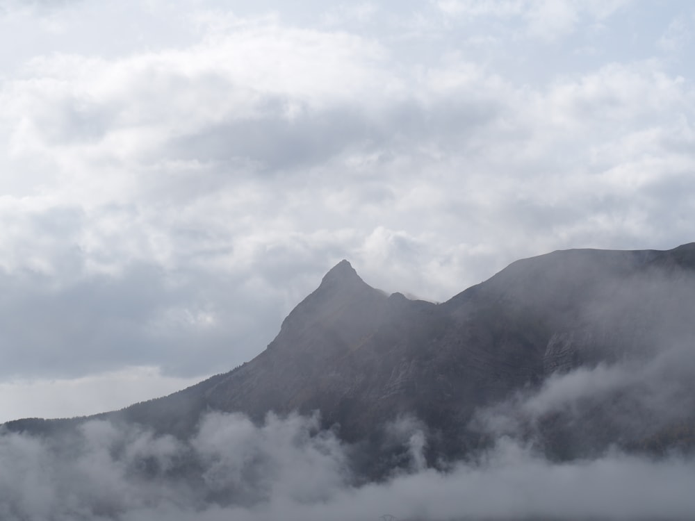 mountain during daytime