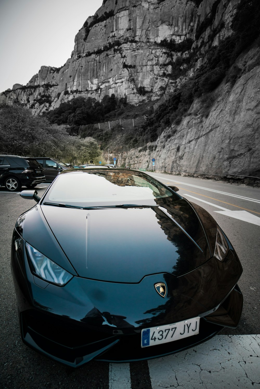 black Lamborghini Aventador coupe