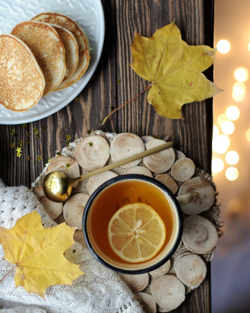 lemon tea in ceramic mug