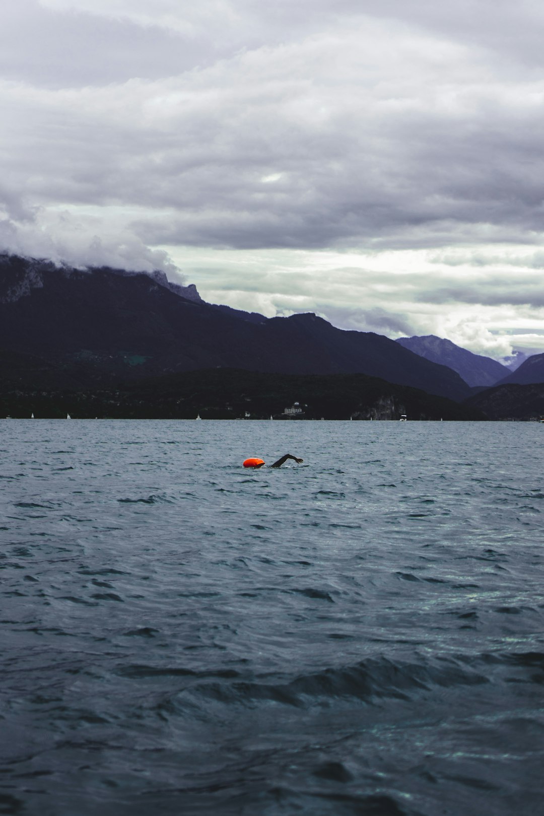 Loch photo spot Lac d'Annecy Barrage de Roselend