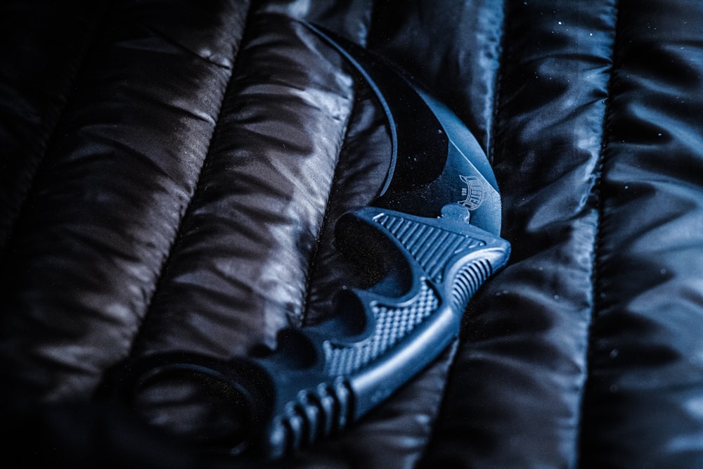 black karambit