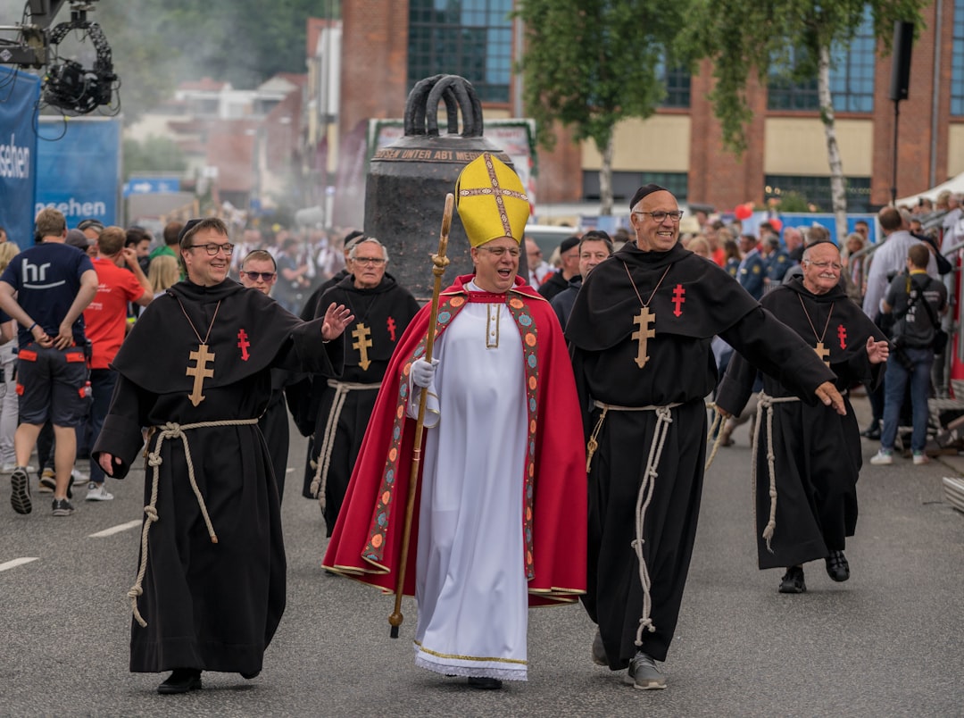Photo de prince-évêque par Soma Laszlo