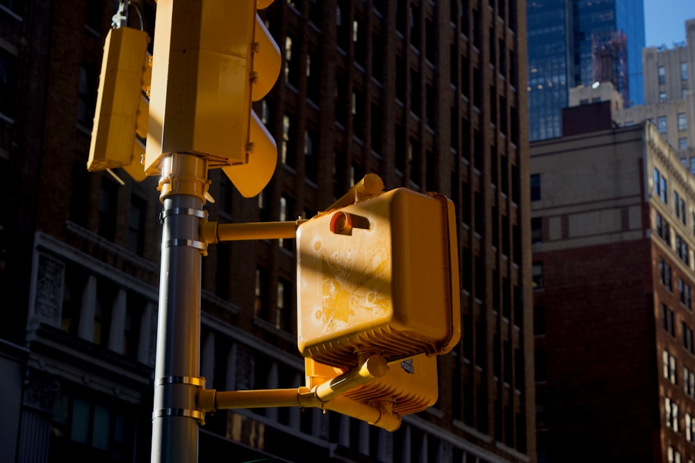 shallow focus photo of traffic lights