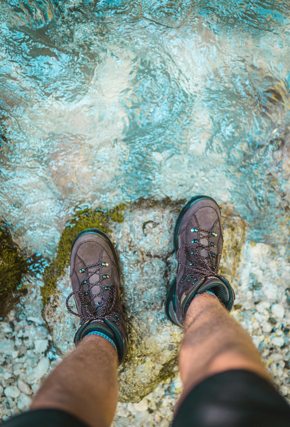 Foto de botas marrones con cordones – Imagen gratuita Azul en Unsplash