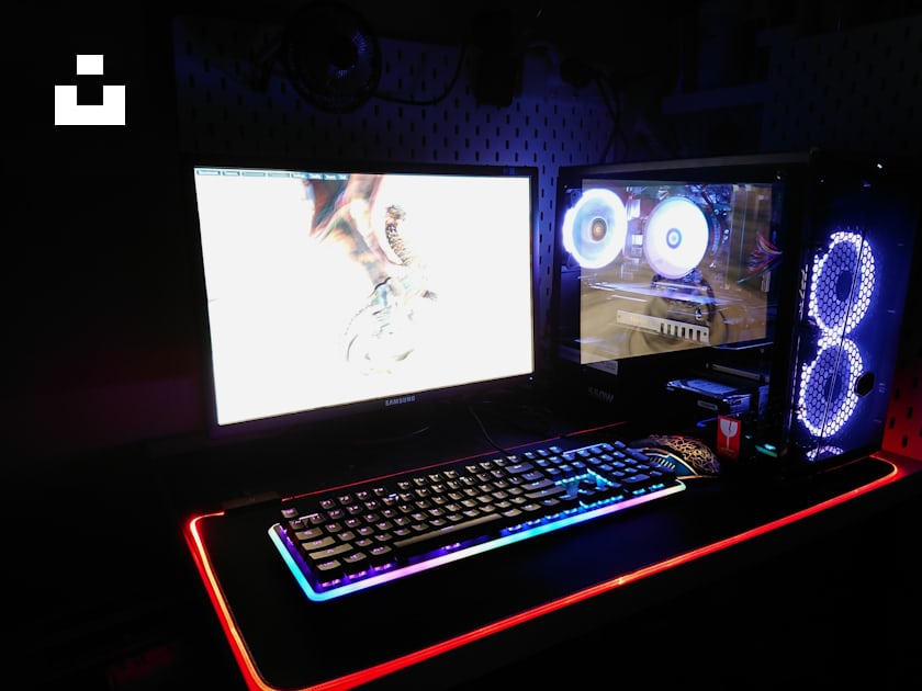 two black flat screen computer monitors and gaming keyboard photo – Free  Perth wa Image on Unsplash