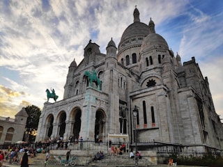St. Stephen’s Basilica standing tall with its iconic dome and visitors enjoying the city views.